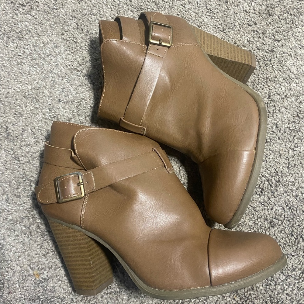 LC Ankle heel boots